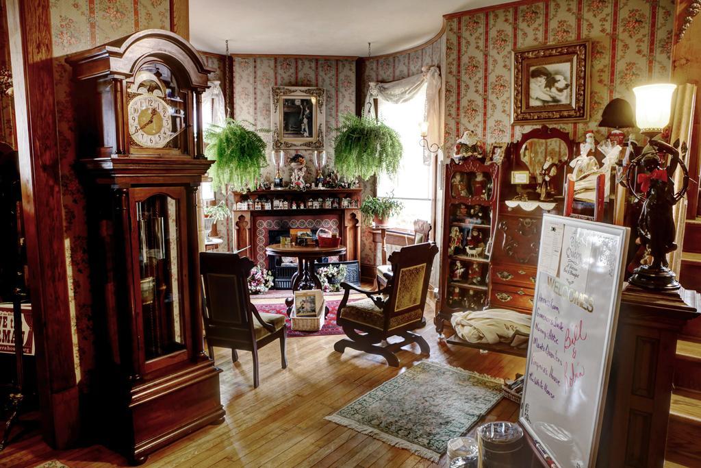 The Queen, A Victorian Bed & Breakfast Bellefonte Exterior photo
