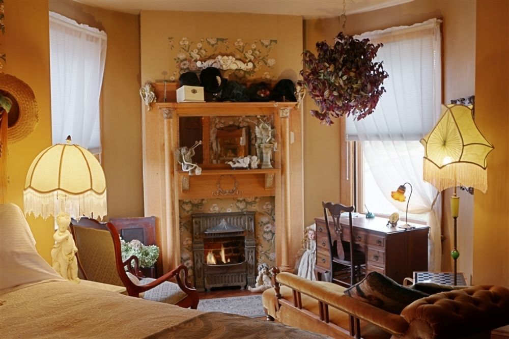 The Queen, A Victorian Bed & Breakfast Bellefonte Exterior photo